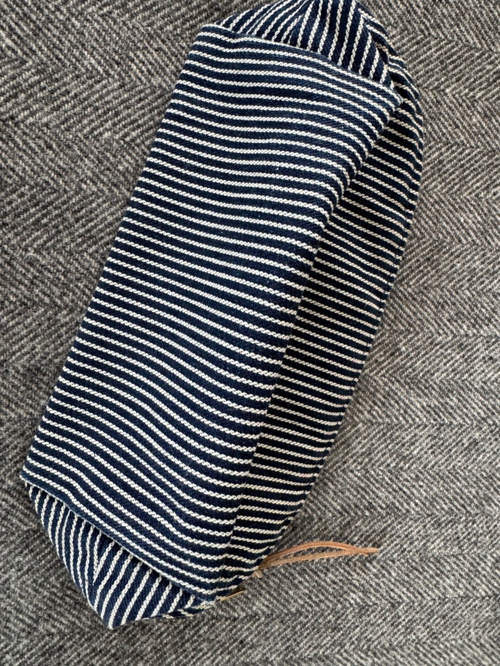 SCHOOLHOUSE COSMETIC BAG IN CUTE DENIM TICKING. - Picture 10 of 11